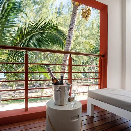 Blue Coral Beachfront Penthouse Flic en Flac Exterior photo