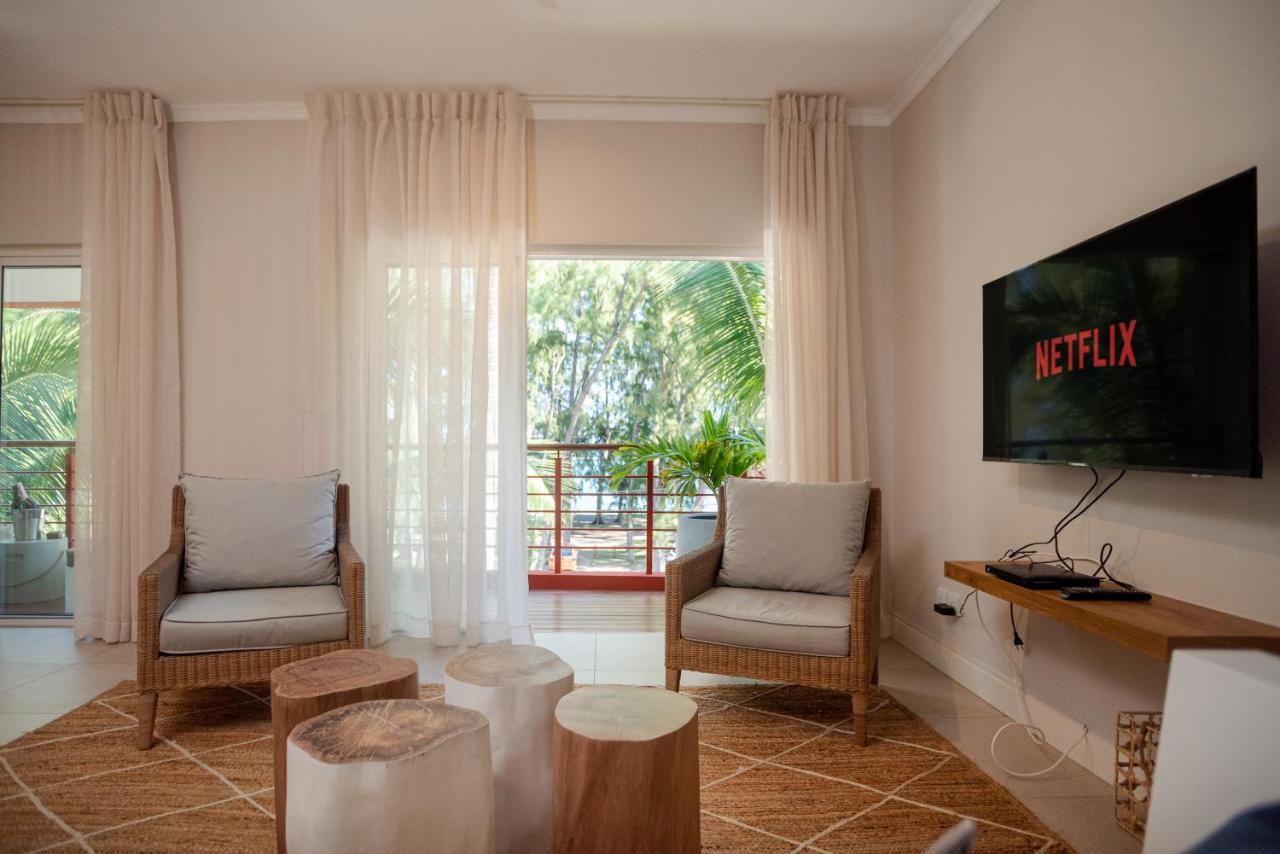 Blue Coral Beachfront Penthouse Flic en Flac Exterior photo