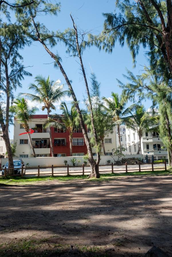 Blue Coral Beachfront Penthouse Flic en Flac Exterior photo